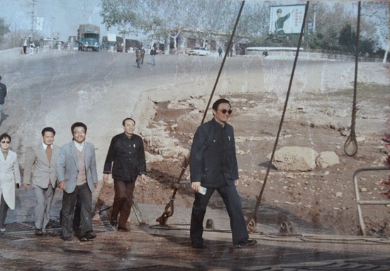 11001  二等奖  池州地委、行署复建“第一渡”_副本.jpg